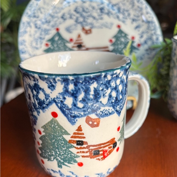 Tienshan Folkcraft “Cabin in the Snow” Stoneware (Set of 6) - Picture 3 of 11